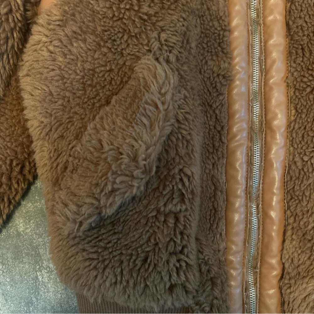 Fur jacket - Picture 2 of 2